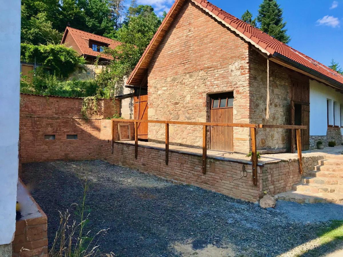 Apartmány pod Kozákem Velké Popovice Exterior foto